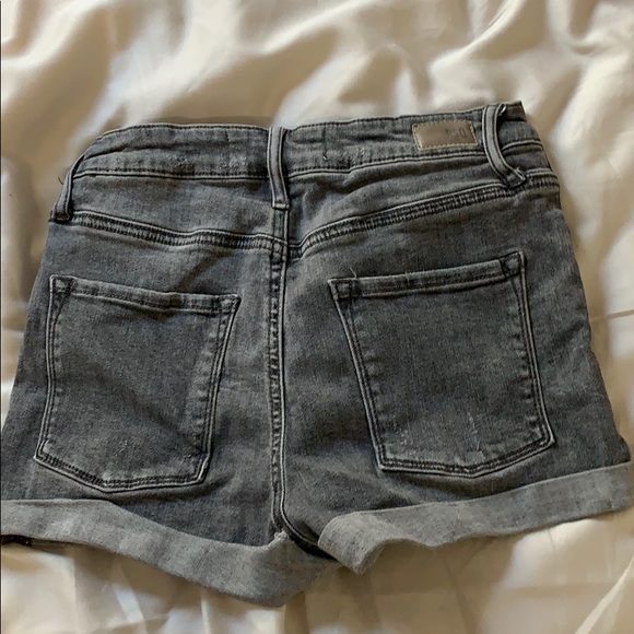 Shorts - Picture 3 of 5